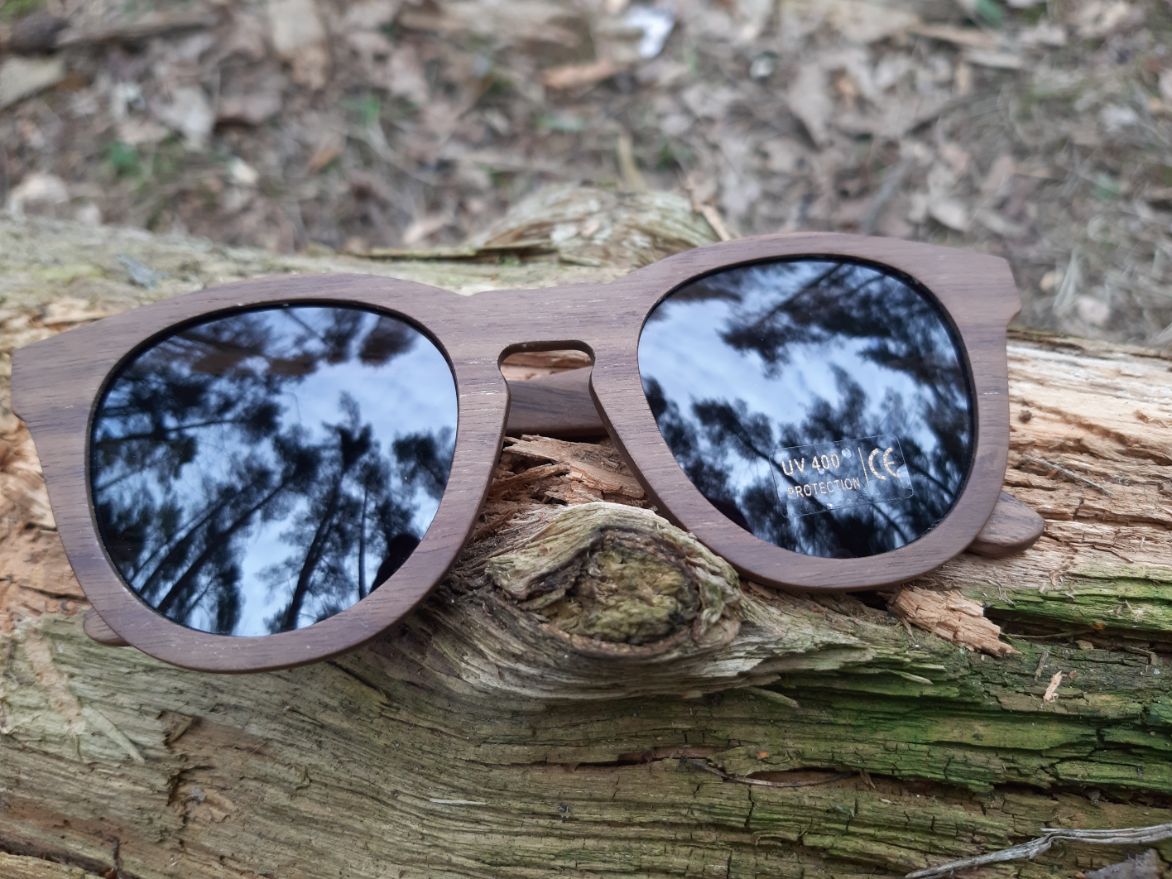 koka saulesbrilles no riekstkoka stilīgi aksesuāri saulesbrilles vīriešiem sievietēm koka izstrādājumi dāvanas suvenīri