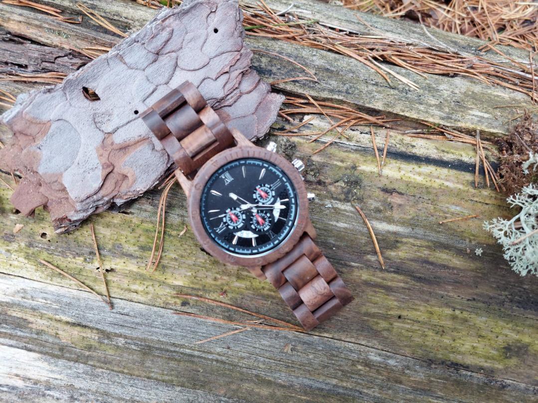 sieviešu vīriešu rokas pulkstenis