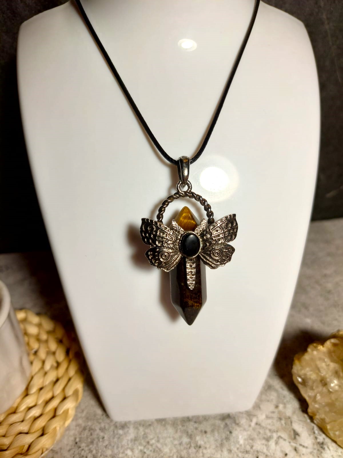 Tīģeracs Taureņa kulons